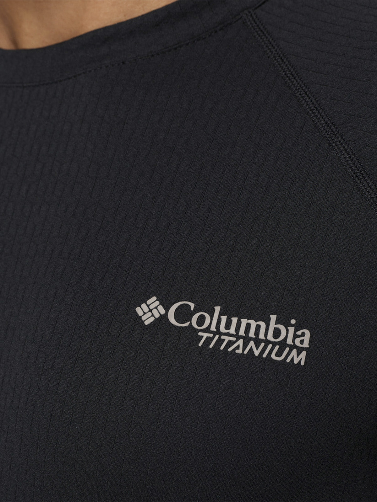 Polera Manga Corta Hombre Driventure Negro Columbia